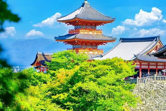 Osaka Castle & Samurai History Walking Tour - Hokoku Shrine and the legacy of Toyotomi Hideyoshi