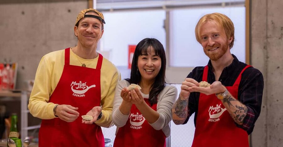 Osaka: Cooking Class & Sake Tasting with Local Market Visit - Sake, beer, tea, and easy conversation