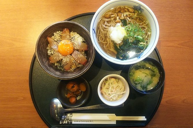 Osaka Dotonbori Daytime Food Tour - Kuromon Market, with a practical warning