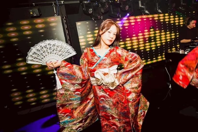 Osaka Dotonbori:GIRAFFE Nightclub Ticket with Drink/VIP Plan - Standard Entry Compared With VIP Seating