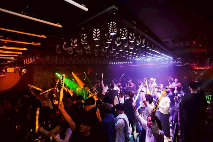 Osaka Dotonbori:GIRAFFE Nightclub Ticket with Drink/VIP Plan - Who Will Enjoy GIRAFFE JAPAN Most?
