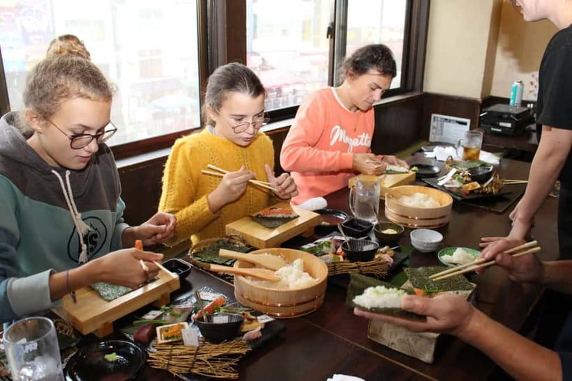 Osaka Dotonbori: Hand Roll Sushi Experience - Starting with sushi and seasonal seafood