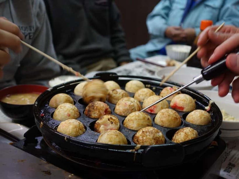 Osaka: Food Tour Kuromon Market & Dotonbori with Guide - Starting outside Hotel Royal Classic Osaka