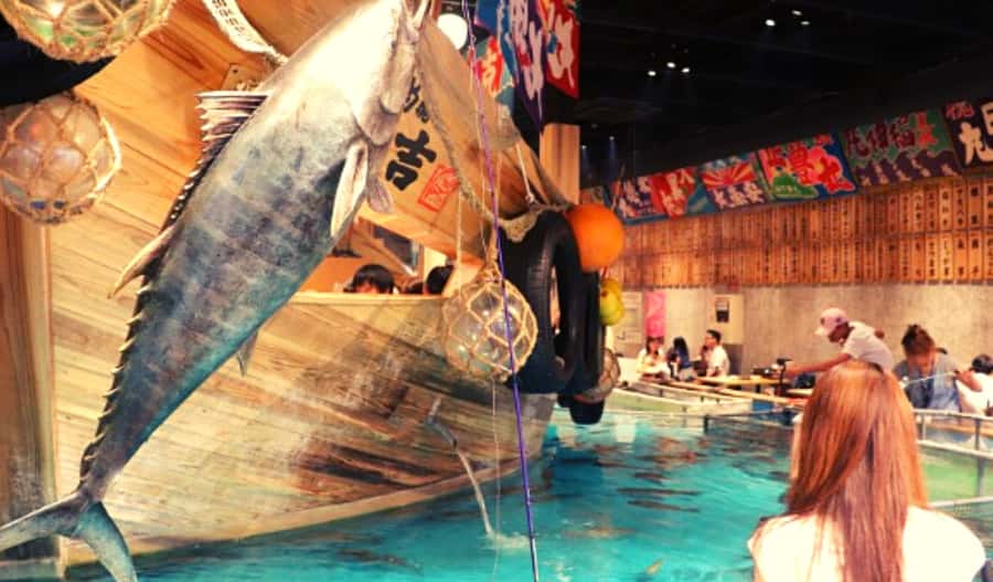 Osaka: Hotspots & Hidden Gems Walking Tour Private or Group - Shinsekai and the older side of Osaka