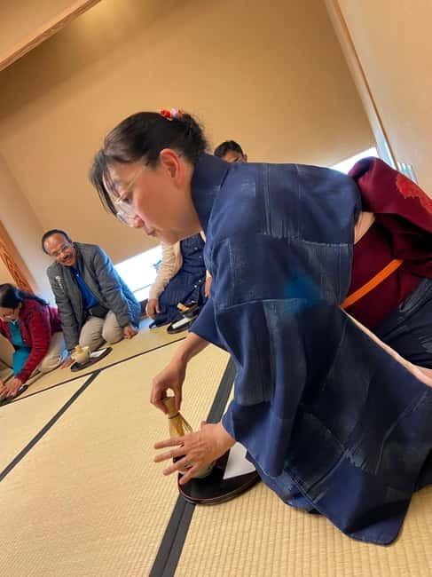 Osaka; Japanese Tea ceremony experience, Macha and Sencha - Entering the tatami room in central Osaka