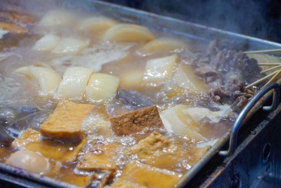 Osaka: Kuromon Market Food Walking Tour (6 stops, 6 tastes) - The opening 15 minutes: a local introduction