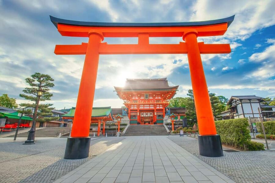 Osaka/Kyoto: Arashiyama, Nara Park, Fushimi Shrine Tour - Key points at a glance