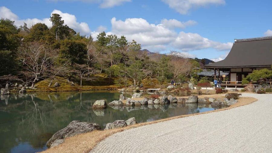 Osaka/Kyoto: Arashiyama, Nara Park, Fushimi Shrine Tour - Practical advice for making the day work