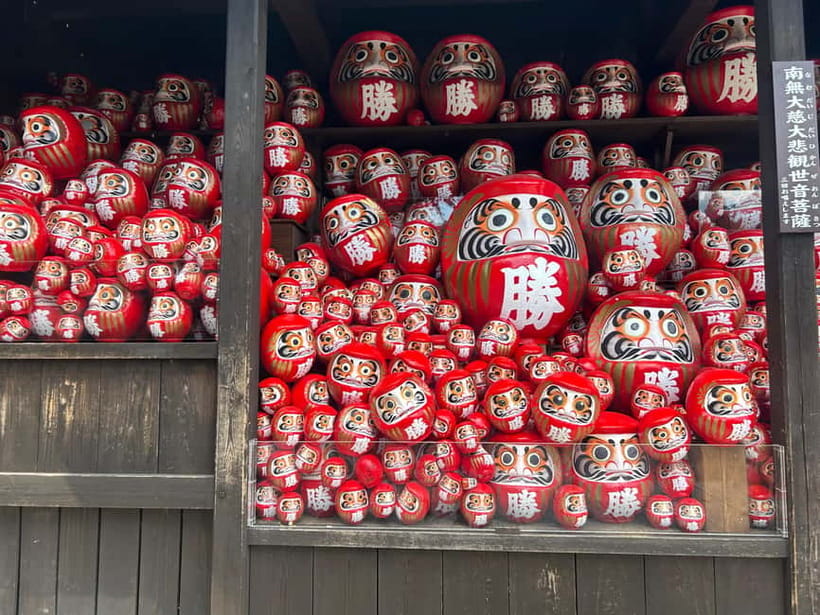 Osaka: Minoh Waterfall & Katsuo-ji Temple Half-Day Tour - Katsuo-ji and its thousands of Daruma dolls