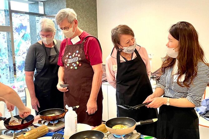 Osaka Okonomiyaki Cooking Experience! - Meeting near Nagahoribashi at 4 p.m.