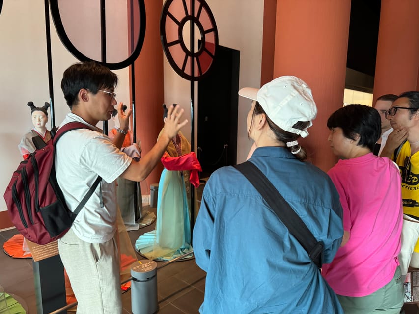 Osaka: Osaka Castle & Historical Museum Guided Tour - What the guides add to the visit