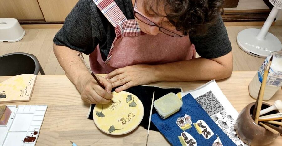 Osaka: Private Ceramic Painting Workshop - From JR Teradacho Station Into Local Osaka