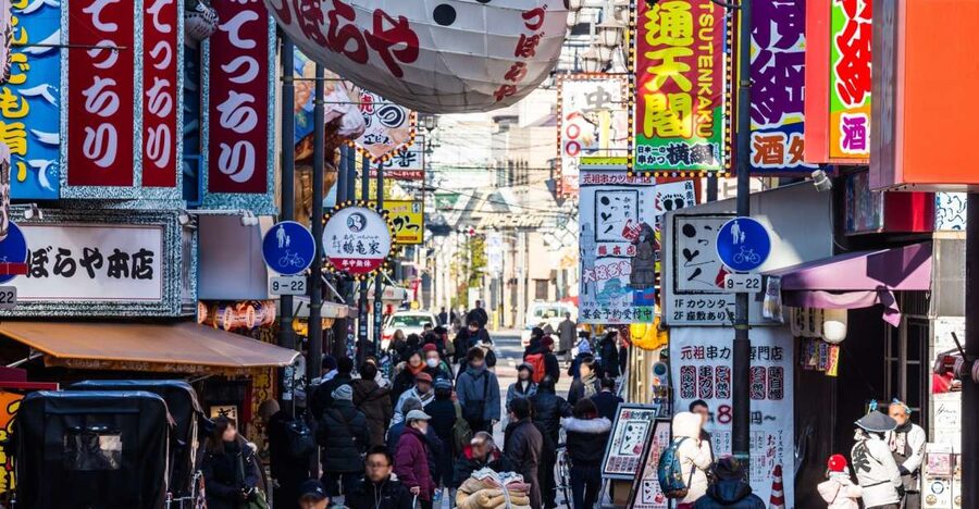 Osaka Private Tour with Government-Licensed Guide - Osaka Castle and the city’s long memory