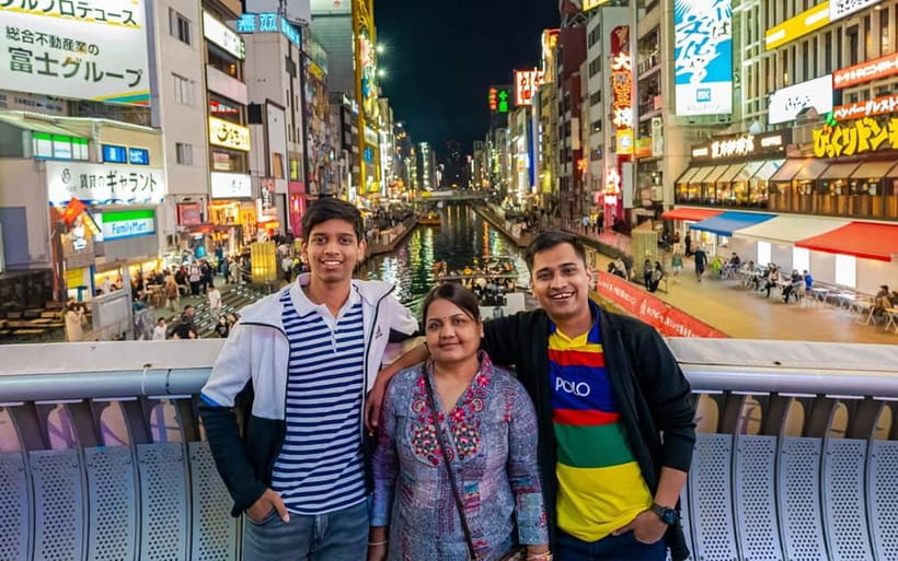 Osaka: Private Vibrant Nighttime Photoshoot (Dotonbori) - Key points at a glance