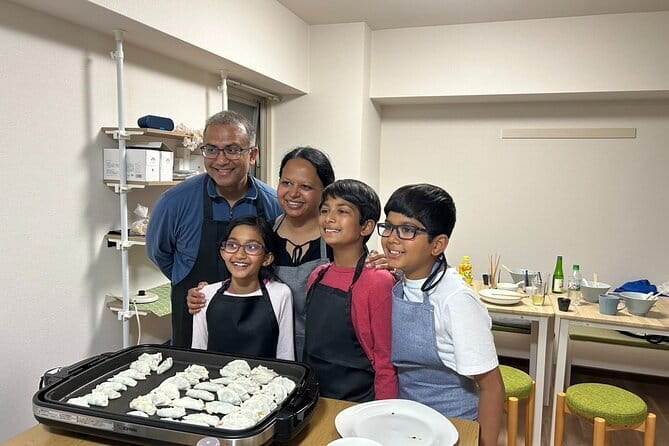 Osaka Ramen Cooking Class "Learn here and make it at home" - The first 30 minutes: preparation and orientation