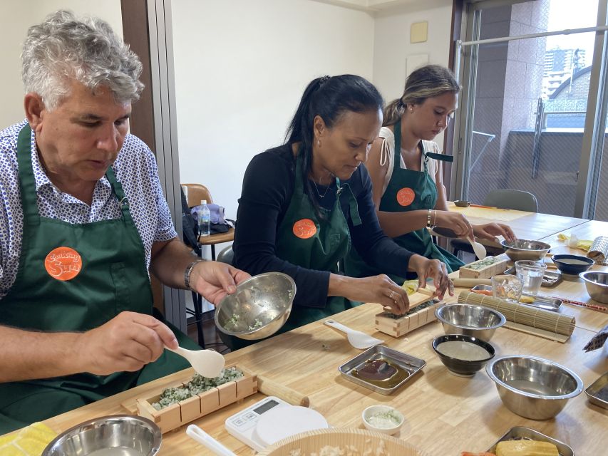 Osaka: Sushi Class in Dotonbori - Third technique: Osaka’s pressed oshizushi
