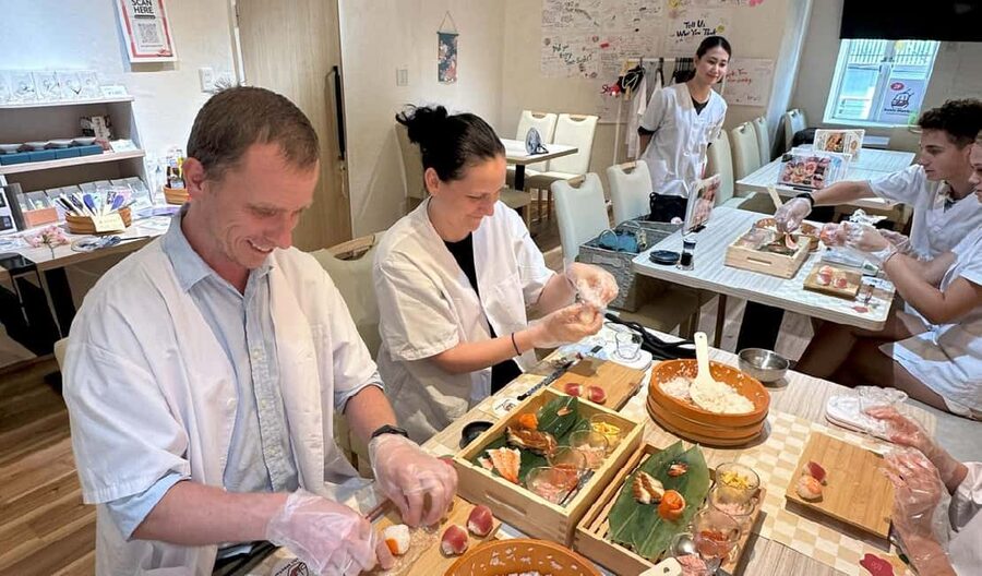 Osaka: Sushi Making in Spacious Studio (SAME-DAY OK!) - What the instructors do best