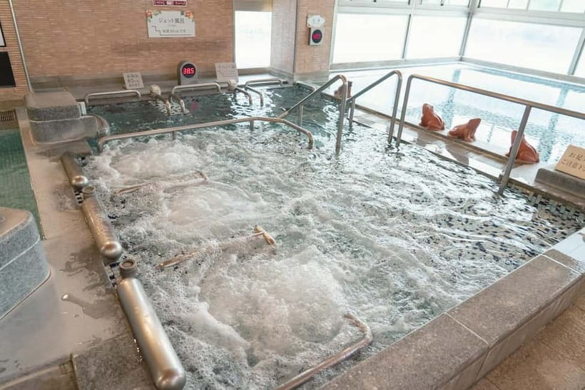 Osaka: Tennen Onsen Naniwa-no-Yu, the famous hot spring spa - How much value do you get for about $5?