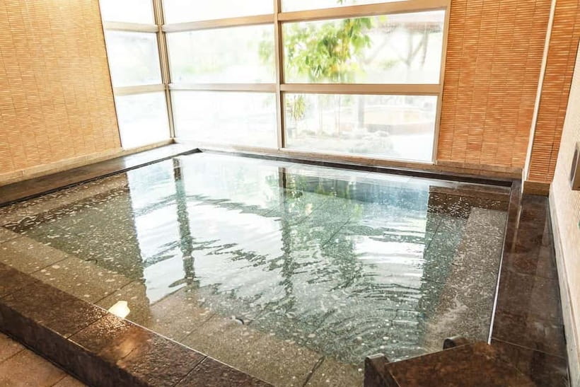 Osaka: Tennen Onsen Naniwa-no-Yu, the famous hot spring spa - Family rules and age limits