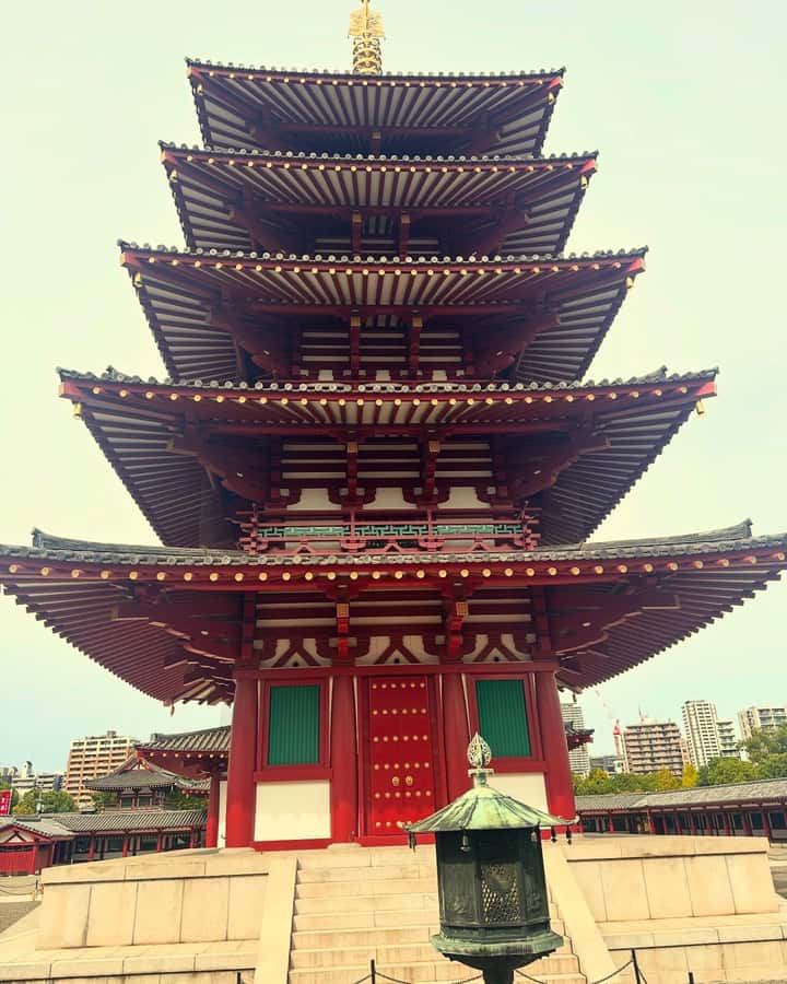 Osaka: Visit the must-see places. - Shinsekai, kushikatsu, and the Tsutenkaku Tower