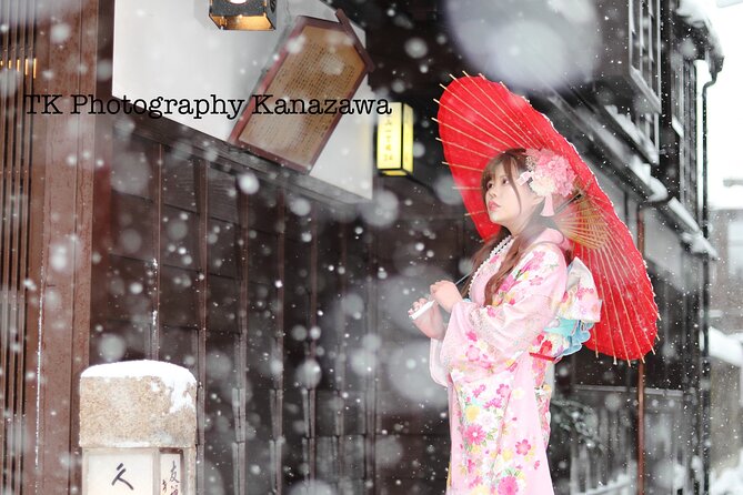 Photoshoot session by professional photographer in Kanazawa - Two hours, private transport, and a simpler day