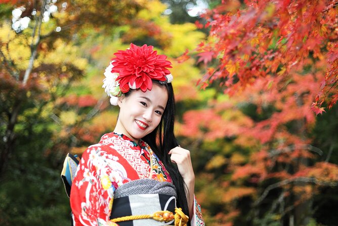 Photoshoot session by professional photographer in Kanazawa - Higashi Chaya District: wooden streets and kimono portraits