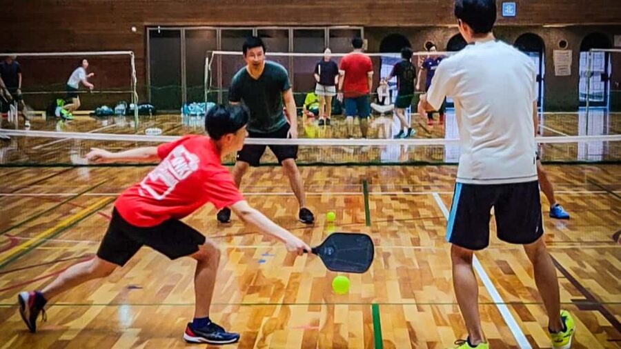 Pickleball in Osaka, Kobe & Kyoto with Locals! - Arriving at the gym and getting ready