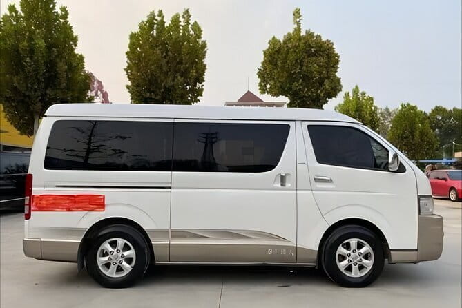 Private Airport transfer Kansai Intl. Airport(KIX) to OSAKA CITY - Airport pickup after immigration and customs