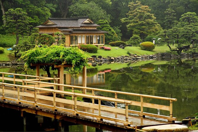 Private and Customisable Tokyo Tour with English Driver-guide - Ueno Park and the Imperial Palace