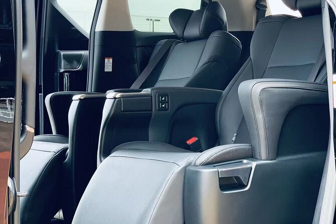 Private arrival Transfer from Narita Airport(NRT) to central Tokyo city - Finding your driver inside Narita Airport