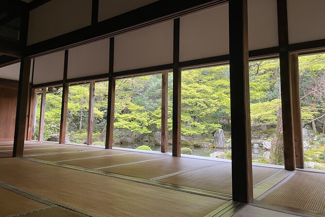 Private car tour Let's uncover secrets of majestic Kyoto history - Yasakanoto and a confusing point to confirm