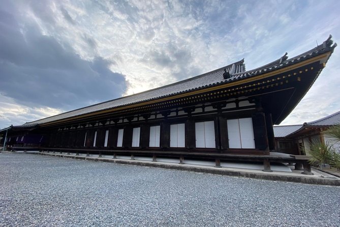Private & Custom KYOTO Walking Tour - your Travel Companion - Kiyomizudera, old lanes, and Yasaka Shrine