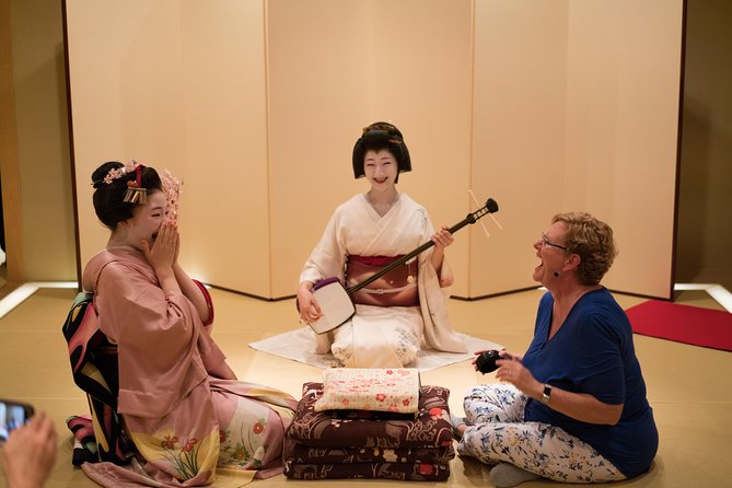 Private Dinner with Maiko and Geiko in Kyoto - Entering Kyoto’s private ochaya world