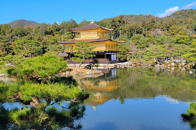 Private Guided Historical Sightseeing Tour in Kyoto - Yasaka Shrine connects the route to Gion