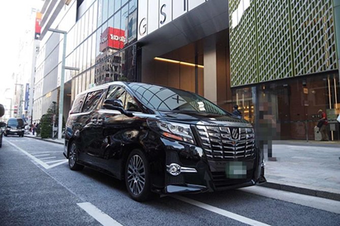 Private Haneda Airport (HND) to Central Tokyo City Transfer - Finding your driver inside Haneda Airport