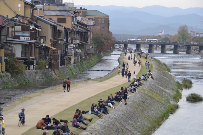 Private Highlights of Kyoto Tour - Southeast route: sake and Fushimi Inari