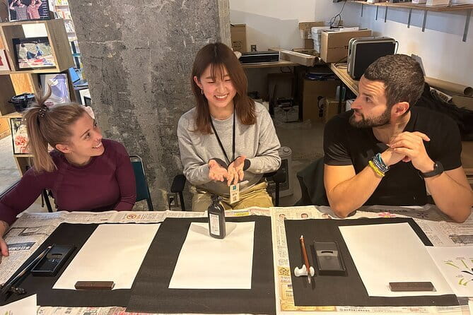 Private Hiroshima Calligraphy: Create Your Own Kanji Art Souvenir - The first 10 minutes: Kanji and the story of shodō