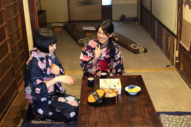 Private Koto Lesson in Kyoto with a Professional Koto Performer - Learning from a professional performer