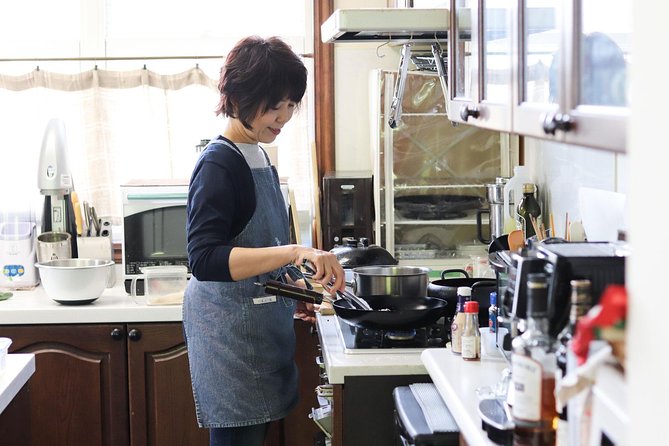Private Market Tour and Cooking Class with Kanae, a Sapporo Local - Who should book this class?