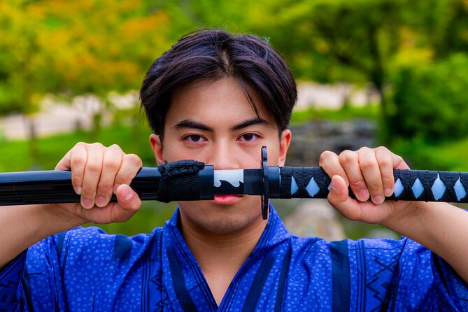 Private Photoshoot Experience in Kyoto ( Gion ) - Yasaka Koshindo and its bright colors