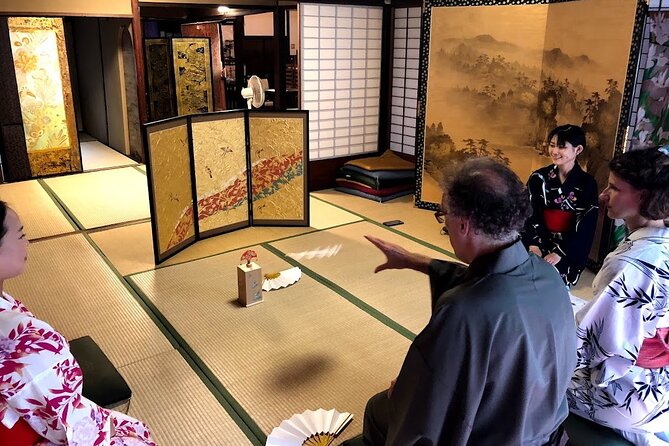 Private Tea Ceremony and Sake Tasting in Kyoto Samurai House - Entering a Samurai House Near Kyoto Station