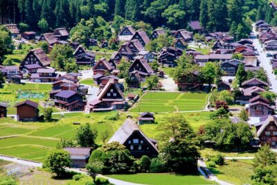 Private Tour of Shirakawago from Kanazawa (Half Day)