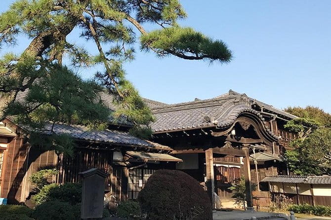 Private Tour - Thousands of lucky cats! Go by tram, Gotokuji Tour - Stepping into the Setagaya Daikan residence