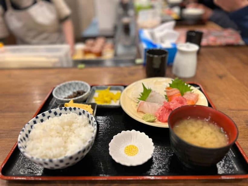 Private Toyosu & Tsukiji Market Adventure with Tuna Auction - Taking the bus from Toyosu to Tsukiji