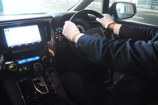 Private Transfer from Narita Airport to Yokohama Port and City - Flight delays, immigration, and the 90-minute wait