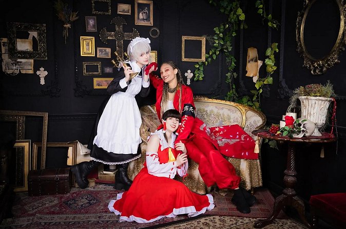 Professional Cosplay Photography Experience with English Guide - Studio sets, solo portraits, and photos with friends