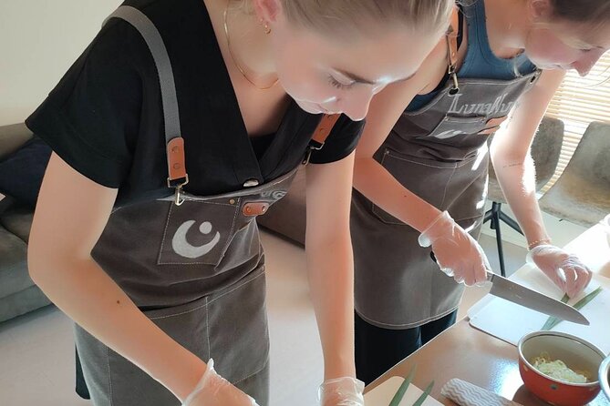 Ramen & Dumpling Cooking in Tokyo with Chef/Vegan possible - Preparing Ramen With Yoshi