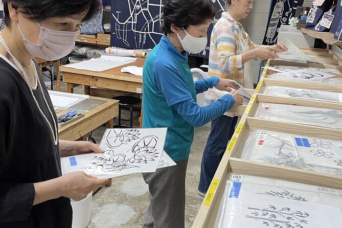 Roketsu dyeing experience: M course Roketsu Dyeing Experience - Choosing between a T-shirt, tote bag, or wall hanging