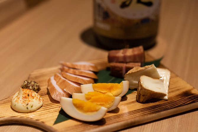 Sake Tasting Masterclass in Shinjuku (8+ Varieties with a Pro) - The meeting point and afternoon timing