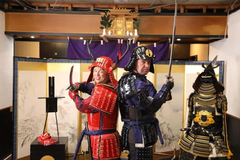 Samurai Armor & Sword experience with phot near Osaka Castle - Finding Bushi no Homare in Osaka